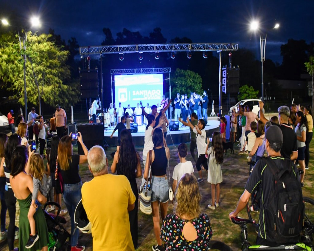 La Expo Feria Navideña contó con 70 emprendedores