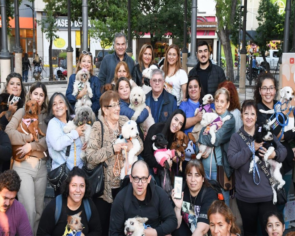 Bendici&oacute;n de mascotas en Plaza Libertad
