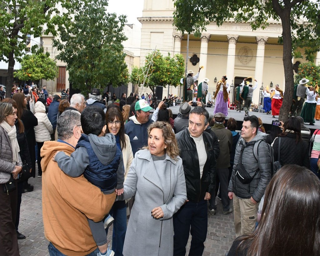 La intendente Fuentes en el Homenaje de las Vírgenes