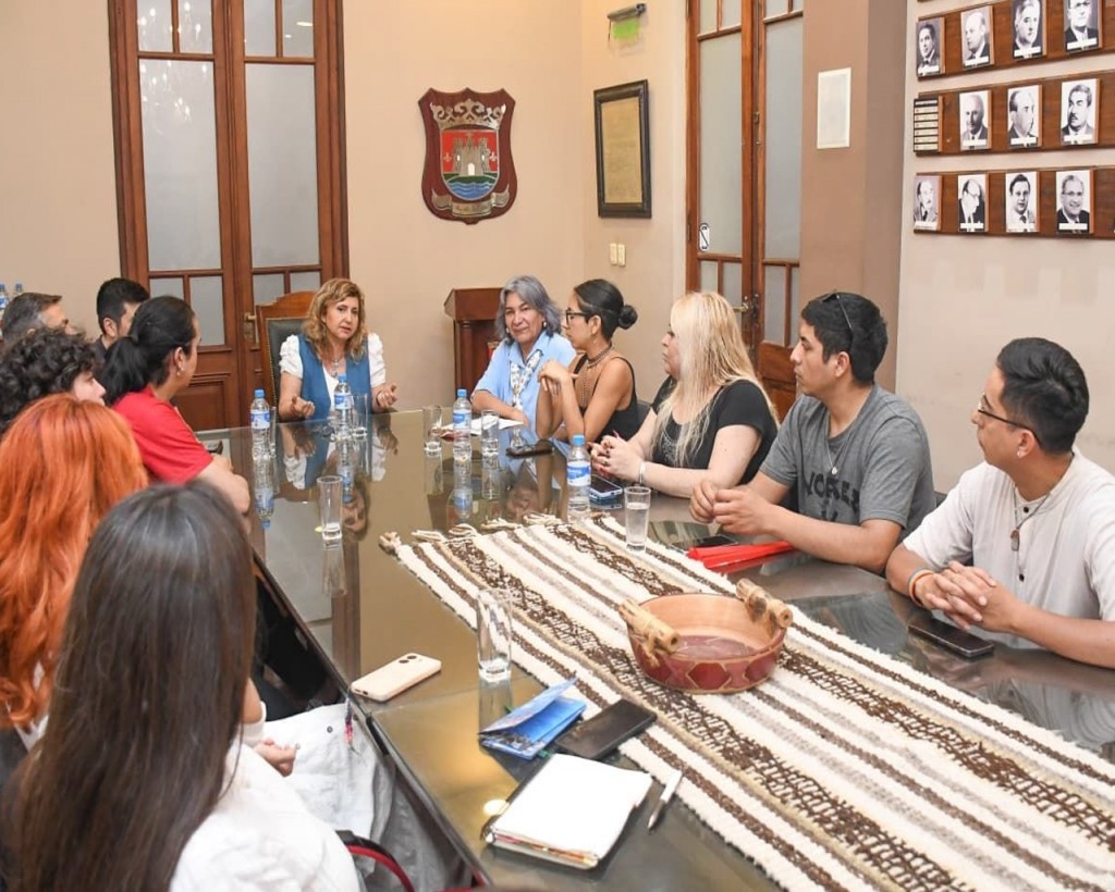 La intendente Fuentes con la comunidad LGBTIQ