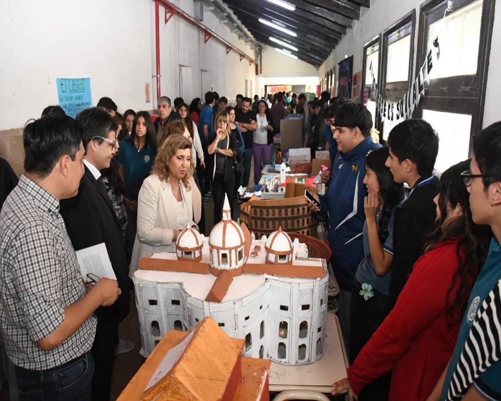 Muestra de la Escuela Técnica N° 3 “Ing. Santiago Maradona”